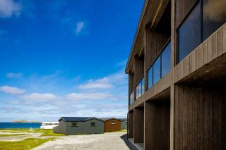 Arctic Apartments - Ramberg Beach - 3