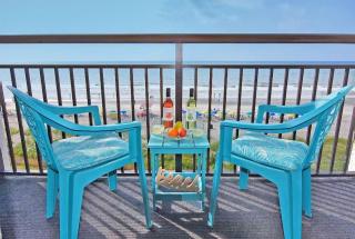 Heated pools, direct oceanfront, stunning views, rooftop pool, newly updated - 0