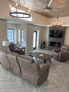 Bullhead oasis! Enjoy putt putt, view, pool & spa! - Bullhead City - 3