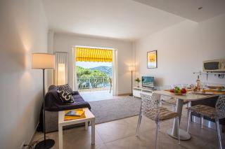 VISTA MARE AP4459 By Riviera Holiday Home - Villefranche-sur-Mer - 2