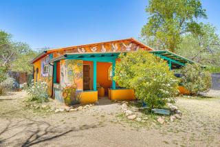 Casa Paloma Studio Artsy and Airy with Hot Tub Access - Patagonia - 9