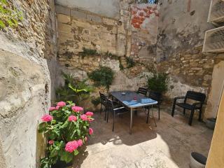 Superbe Maison 68m2 avec Cour -Hypercentre Avignon - Aviñón - 6