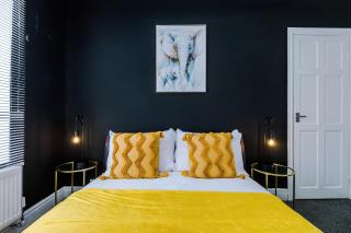 Luxury 1 bedrooom house, sleeps 4, free parking - Queensbury - 0