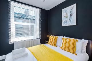 Luxury 1 bedrooom house, sleeps 4, free parking - Queensbury - 7
