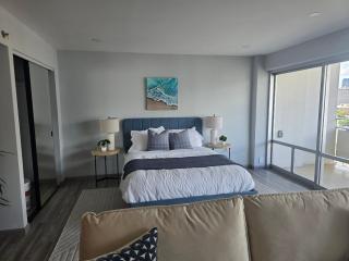 New Aloha Waikiki Ilikai Hotel Condo Free Parking - 4