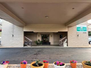 America's Best Inn & Suites Eureka - Eureka - 2