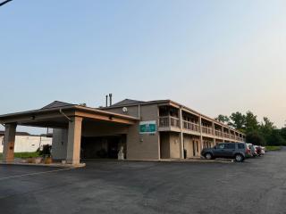 America's Best Inn & Suites Eureka - Eureka - 1