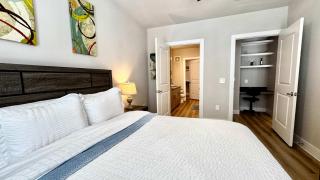Modern 2- Bed Apt Pool & Gym - Austin - 4