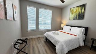 2BR Retreat -Gym Pool Parking - Austin - 8