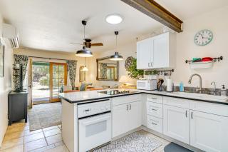 Vibrant Casa Paloma with Patio - Near Vineyards! - Patagonia - 3