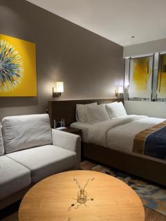Novotel Suites at Hotel Residences Acqua Manila - Manila - 7