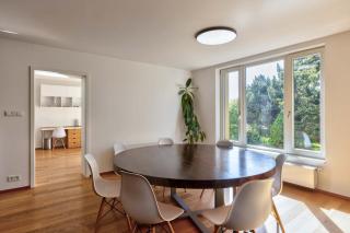 Family Friendly Spacious Two Floor B&B Prague - Praga - 0