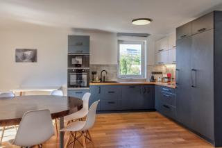 Family Friendly Spacious Two Floor B&B Prague - Praga - 1