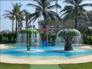 Depto en la playa con toboganes, juegos y restaurantes - Acapulco - 6