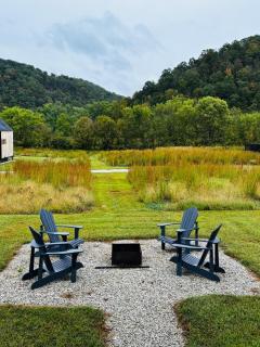 NEW! Moonrise Meadow | Hot Tub | River | 360 Views - Stanton - 4