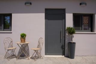 Staianna Suites - Stylish Suite Myrtia - 5