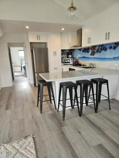 Modern and Cosy on Seaforth - Bowentown - 7