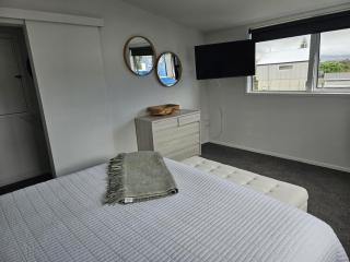 Modern and Cosy on Seaforth - Bowentown - 1