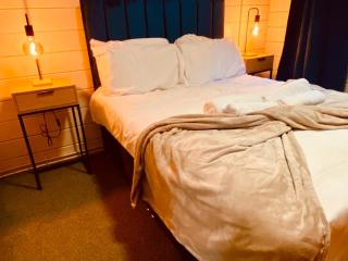 Sherwood Castle by Liv Retreats - Nottingham - 5