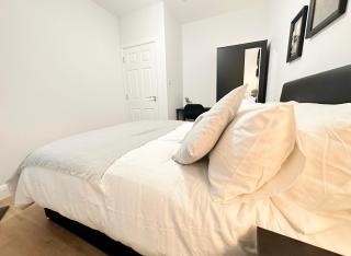 4BDR Beautiful Croydon Accomodation - Croydon - 4