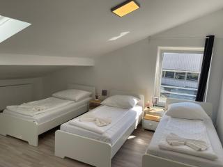 Cozy Central Apartments in Bergisch Gladbach - Bergisch Gladbach - 4