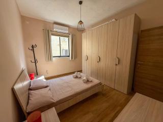 Golden Stay - 4BR Stylish Apartment for Group - Tal-Ħriereb - 6