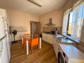 Golden Stay - 4BR Stylish Apartment for Group - Tal-Ħriereb - 1