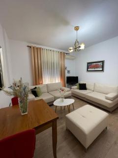 Cozy Center Apartment - Polisi i Vogël - 9