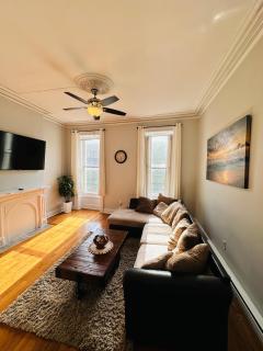 Charming, Stylish 2nd Floor Apartment Downtown Albany - Albany - 0