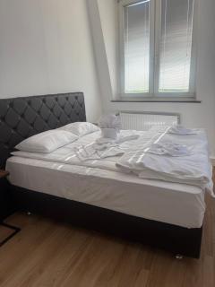 1 Zimmer 2 personen-Gemeinschaftsküche-Gemeinscharfts BAD WC - Leverkusen - 0