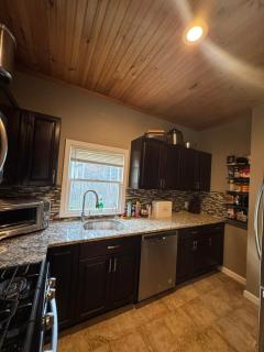 Cozy Modern 2BR Near Grays Beach - Kingston - 4