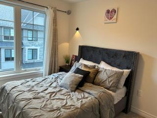 3 bedroom Entire Town House Ravine lot- Brampton - Brampton - 5