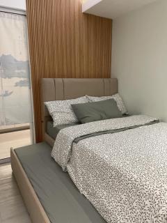 Supreme Luxury 2BR Condo - Azure Urban Resort Residences near Manila Airport - Manila - 3