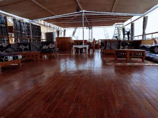 Floating Hotel - Family Home Nile Boat - Jazīrat al ‘Awwāmīyah - 8