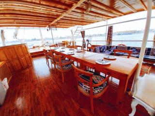 Floating Hotel - Family Home Nile Boat - Jazīrat al ‘Awwāmīyah - 6