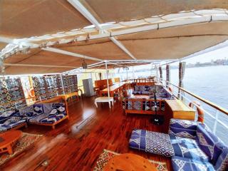 Floating Hotel - Family Home Nile Boat - Jazīrat al ‘Awwāmīyah - 3