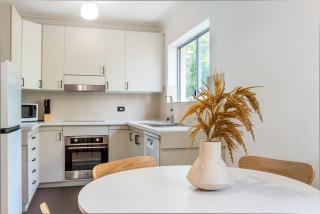 Modern 2BR Apartment Near Portside & Airport - Brisbane - 6