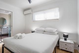 Modern 2BR Apartment Near Portside & Airport - Brisbane - 6