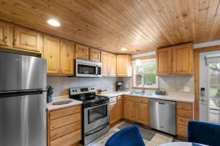 Cozy Cottages Blue Cottage-Hot tubTown - Saugatuck - 2