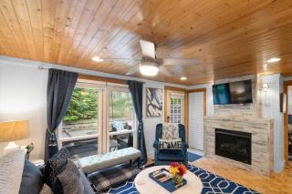 Cozy Cottages Blue Cottage-Hot tubTown - Saugatuck - 1
