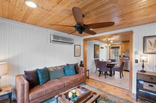 Cozy Cottages Red Cottage Hot tubTown - Saugatuck - 1