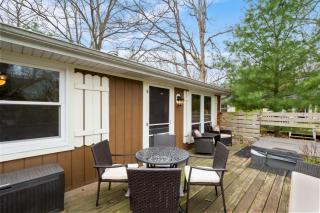 Cozy Cottages Brown Cottage Hot tubTown - Saugatuck - 7