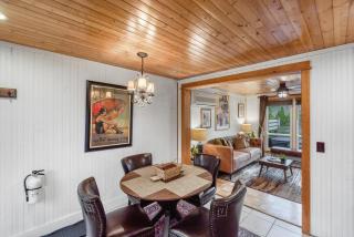 Cozy Cottages Brown Cottage Hot tubTown - Saugatuck - 2