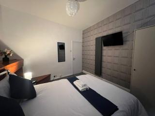 Oldbury House - Bespoke for Contractors - 6