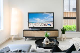 Entire home in Austral, Australia - Austral - 9
