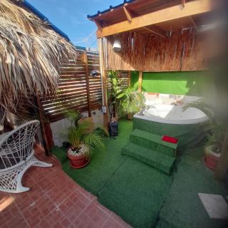 Tropical 2 - - 5