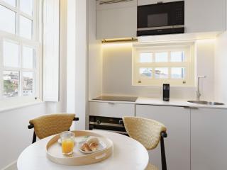 Stylish City Stay with Balcony - Porto - 2