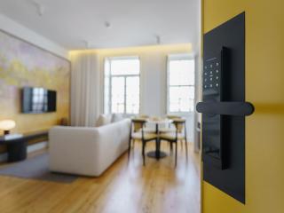 Stylish City Stay with Balcony - Porto - 9