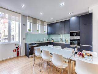 Spacious apartment near Bolhão Market - Porto - 8