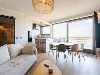 Apartment with dual rooftop terraces - 0